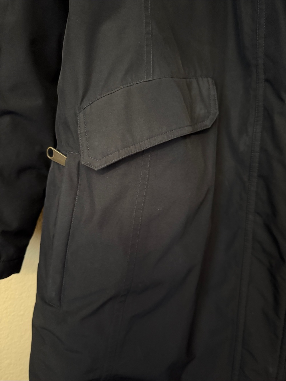 LANDS END WOMENS PETITE MED BLACK COLD WEATHER COAT. Pre loved - Picture 3 of 8